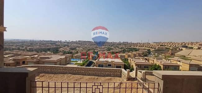 اكبر مساحه فيلا - متشطبة بالتكيفات - ستون بارك- القاهرة الجديدة