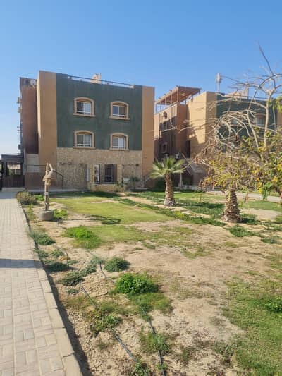 شاليه للبيع بالفرش في مارينا وادي دجله العين السخنه باقل سعر علي حمام السباحة Marina Wadi Degla EL Ain EL Sokhna