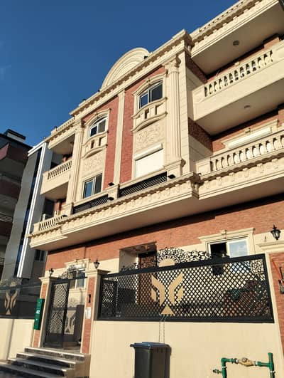 Apartment for sale in South Academy, directly from the owner, opposite Al Futtaim Compound.