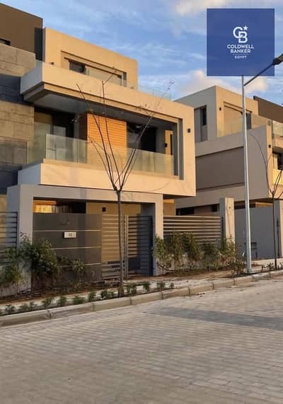 فيلا توين هاوس للبيع "متشطبة بالكامل واستلام فوري" في لافيستا سيتي التجمع- القاهرة الجديدة