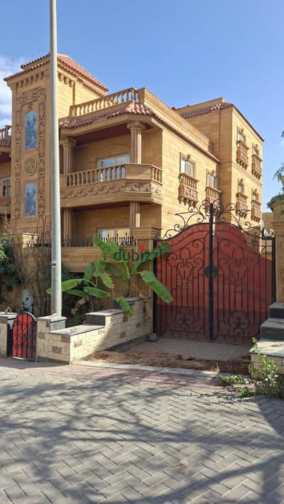 فيلا فاخرة للبيع بكمبوند البستان – 600م – حمام سباحة – موقع مميز بالقرب من مول مصر