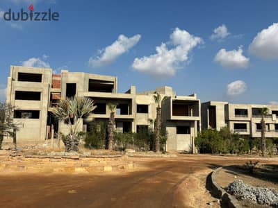 شقة للبيع متشطبة بالكامل في الشيخ زايد على شارع النزهة مباشرة في كمبوند رواية