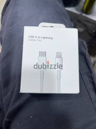 كابل أبل الأصلي USB-C إلى Lightning (1 متر) - يدعم الشحن السريع