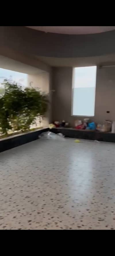 للبيع دوبلكس مميز في كومباوند لاميرادا  تشطيب سوبر لوكس بالقرب من الامريكية و 90