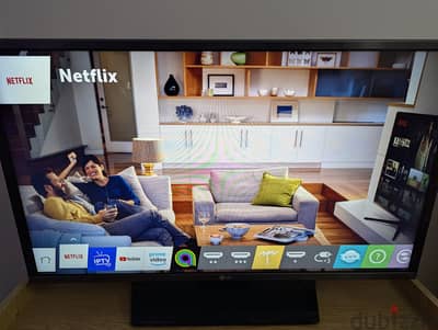 للبيع شاشة LG 32 بوصة سمارت نظام webOS بـ 3 منافذ USB و 3 منافذ HDMI