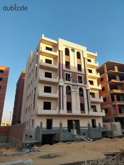 Ground floor apartment with a garden 175 sqm + 125 sqm for sale in the 9th district, October – open view – immediate delivery