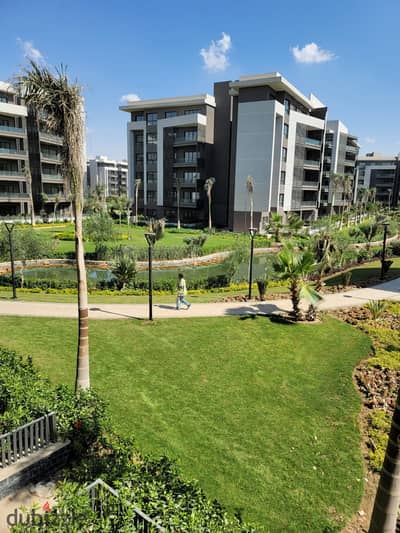 Amazing direct lake view, next to services, in Privado, special finishes, prime location.