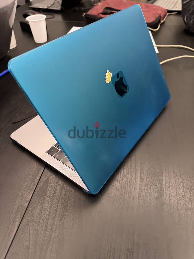 MacBook pro 2019 13” 9