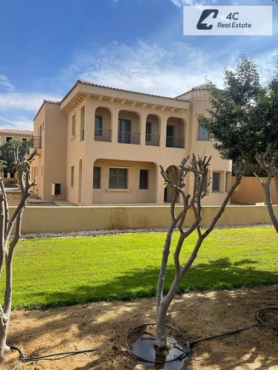 Ready to move standalone villa classic open view 4 bedrooms at a special price in Hyde Park Fifth Settlement near Mivida and Mountain View