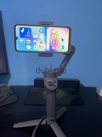 DJI OSMO MOBILE 3  للبيع حالة ممتازة