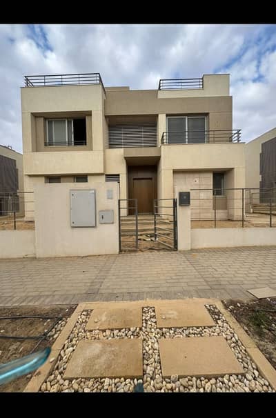 للبيع فيلا مستقله D بالم هيلز القاهره الجديده استلام فوري موقع مميز باقل من سعر السوق بالتقسيط