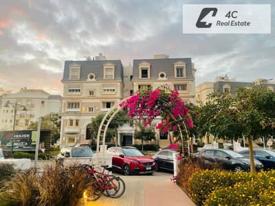 فيلا جاردن استلام فوري بأفضل سعر في السوق للبيع، 325 متر في موقع مميز في كومبوند ماونتن فيو  mountain view اي سيتي القاهرة الجديدة
