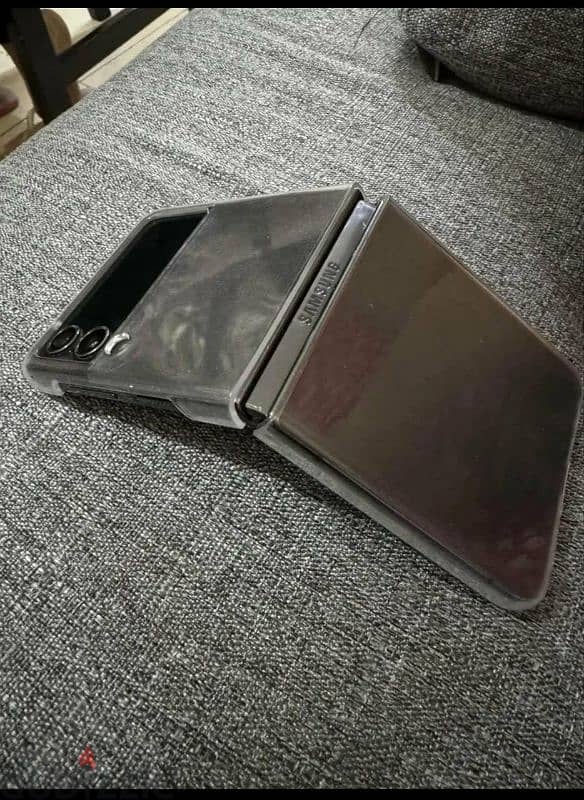 Z flip4 1