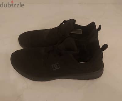 DC shoes men size 43 used like new