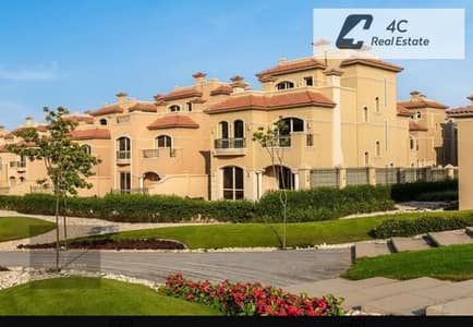 Classic corner townhouse in La Vista City, Bagel Total, in the compound with a distinctive layout, ready for viewing. Prime location.