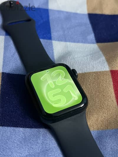 Apple Watch se3 one month use with box and warranty