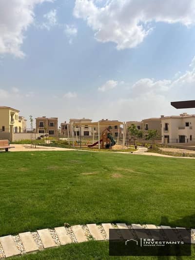 تاون هاوس ميدل270م بسعر خيالي (ريسيل) باقل من سعر الماركت في سيتي جيت بجوار هايد بارك وميفيدا-لوكيشن مميز