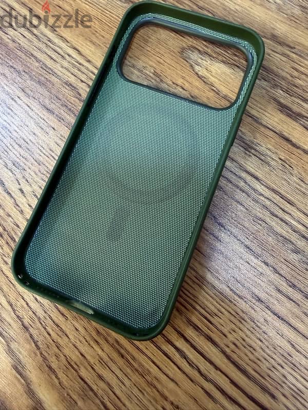 Apple TechWoven Case 1