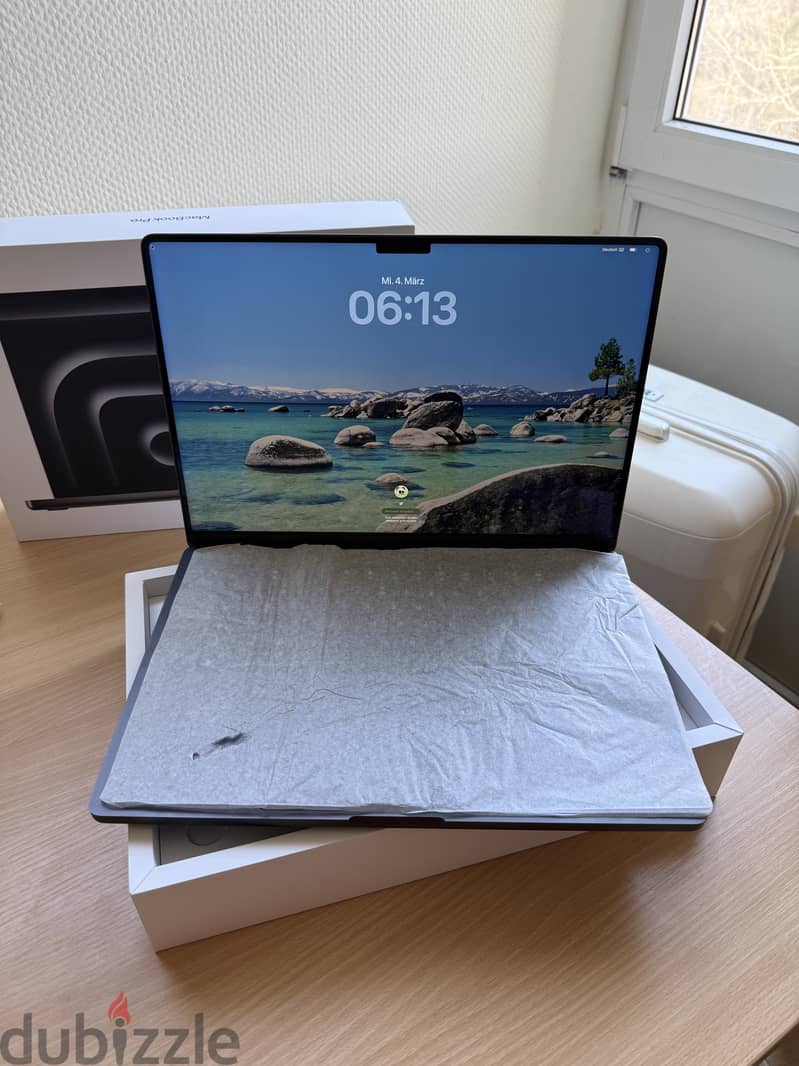 MacBook Pro 16'M3 pro 18GB with box 1