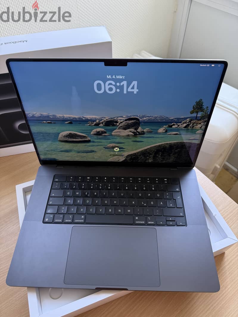 MacBook Pro 16'M3 pro 18GB with box 2