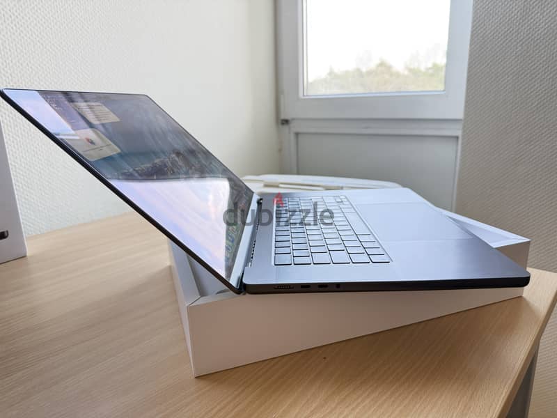 MacBook Pro 16'M3 pro 18GB with box 5