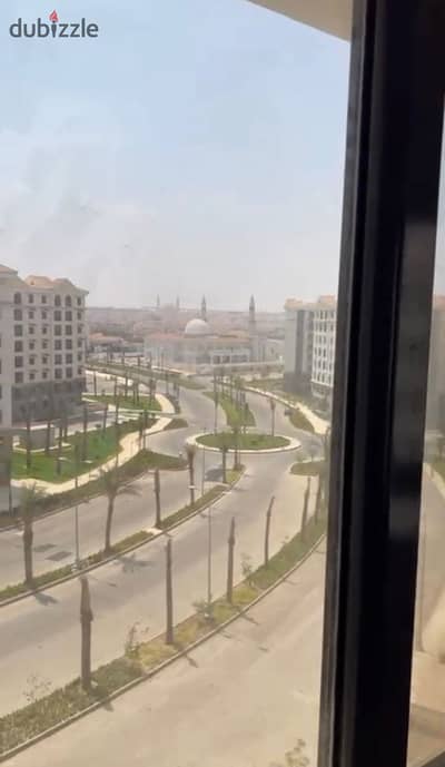 شقه للبيع في كمبوند سيليا العاصمه الإدارية فيو شارع مفتوح  بجوار الخدمات والمسجد