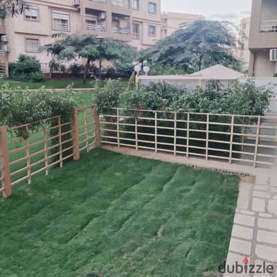 شقه للبيع كاش 96 متر + حديقه 50 متر في b6