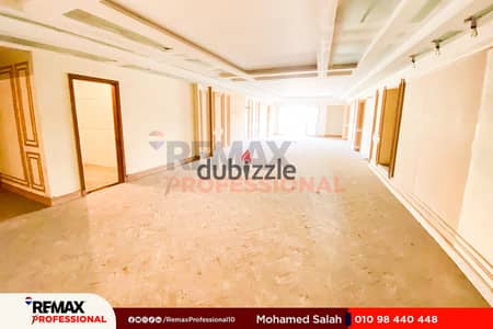 الريسبشن والغرف فيو مفتوح يوجد جراج بالعماره شقة للبيع 375 م زيزينيا (امام القصر - على الترام مباشرة)