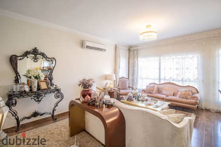 Penthouse 177 m High-end finishing for sale in Karma Residence