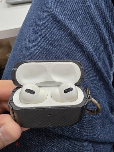 Apple air pods pro بحالة ممتازة زيرو