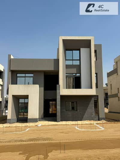 Standalone Villa Ready for Immediate Delivery in a Prime Location with Landscape and Lake View for Sale in Saada Compound Fifth Settlement, New Cairo