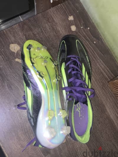 جزمه اديدس F50 اليت الجديده لعب بيها ميسي ولامين مقاس 42