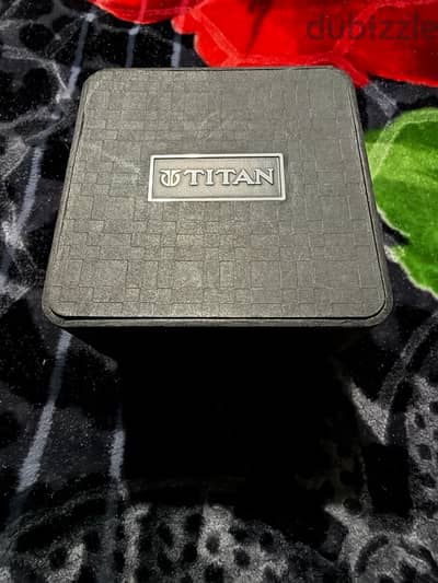 Titan watch - ساعة تايتان بني