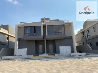 TWINHOUSE 260m for SALE at BLOOMFIELDS FACING NORTH
