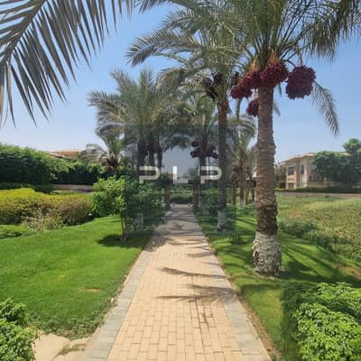 Prime Standalone Villa for Sale in Stone Park,fully finished and ready to move in,strategic location at the entrance of New Cairo,lowest price