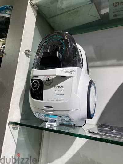 Bosch Serie 4 Bagless Vacuum Cleaner (Not used)