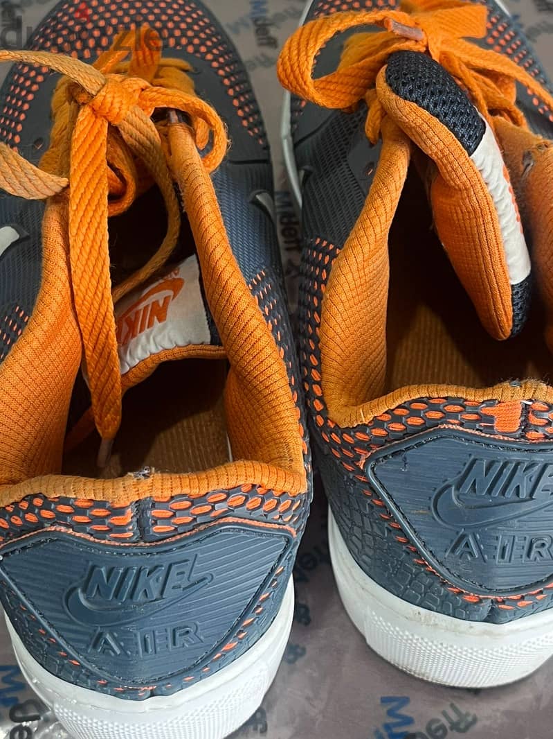 Nike Coach 2