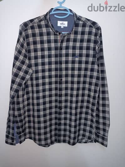 قميص هوليستر رجالي (Hollister) - مقاس L - استعمال خفيف