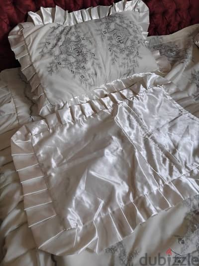 an elegant bed cover & v. good priceمفرش سرير شيك وبسعر مناسب /
