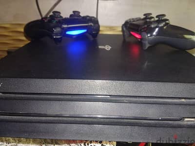 ps4pro 1TB+حاله ممتازه +دراعين اصليين +العاب+سوفت13.50