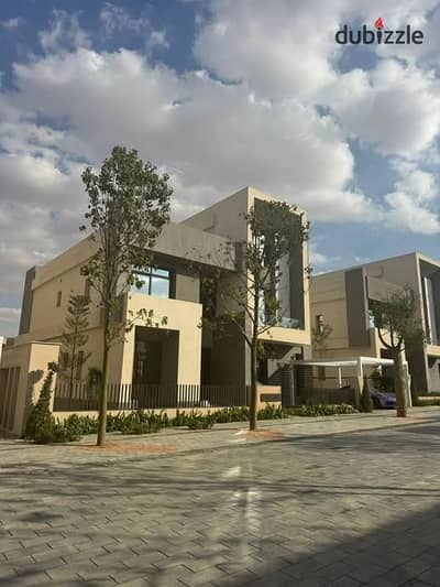 بأقل سعر استلم فورا فيلا علي طريق السويس مباشره في كمبوند سعاده  سور في سور مع حسن علام بالتجمع