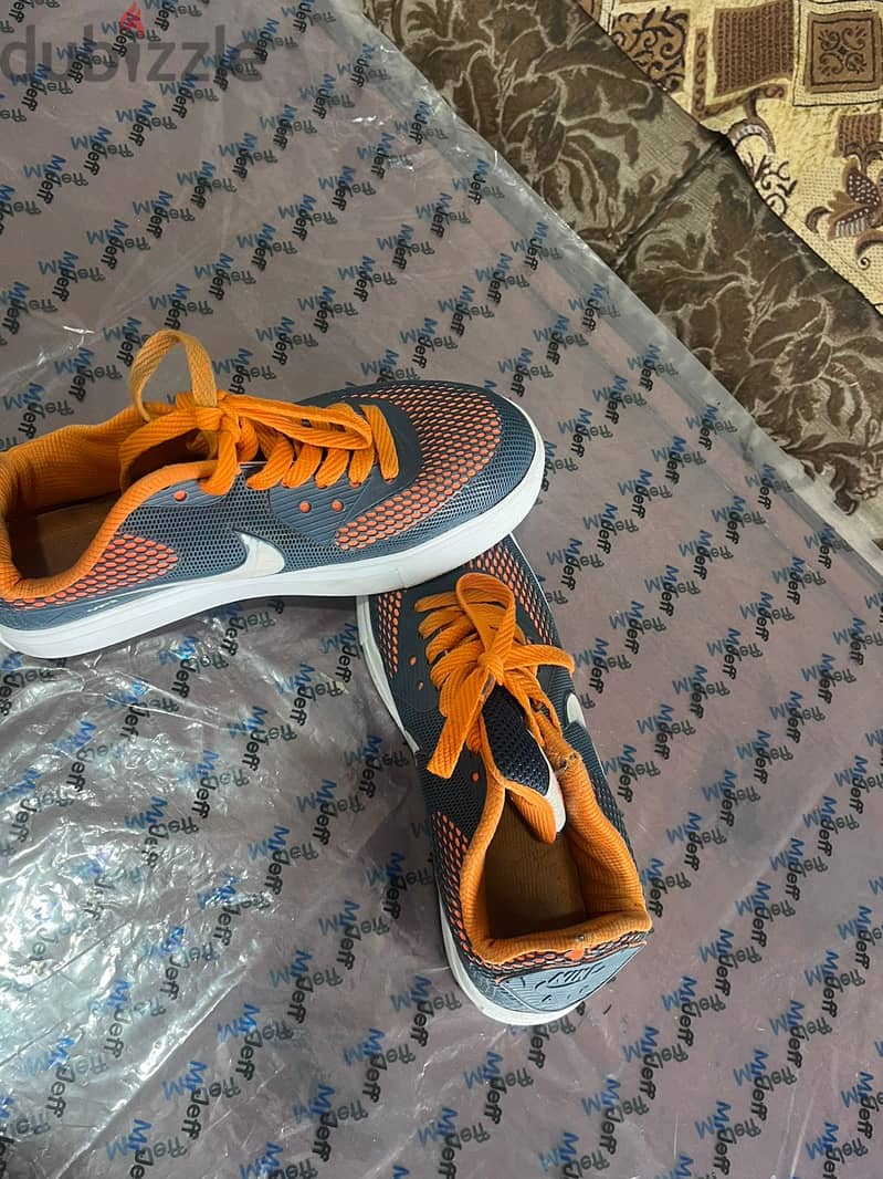 Nike Coach 1