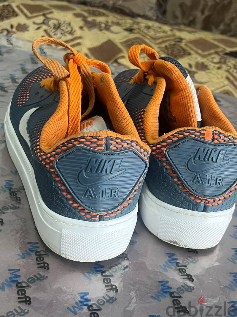 Nike Coach 2