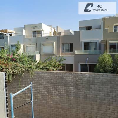 Townhouse for sale resale ready to move below market price in Azzar 2 New Cairo with DP and installments
