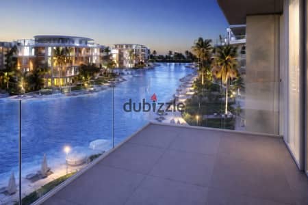 شقة (غرفة) لقطة بView لاندسكيب وهم للبيع بمقدم5% وبسعر مش هيتكرر في ارقى كمبوند على طريق السويس بجوار مدينتي مباشرة