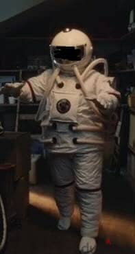 Astronaut suit بدله فضاء