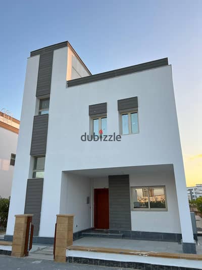 جاهز للمعاينه استلام فوري  شاليه أرضي بجاردن متشطب بكامل برايم لوكيشن Open view on pool & villas area في مزارين العلمين Mazarine New Alamein