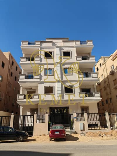 شقه 205م دور اول متكرر تاني نمره من محور النوادي باللوتس الجديده استلام فوري نص تشطيب ومتاح قسط علي سنه
