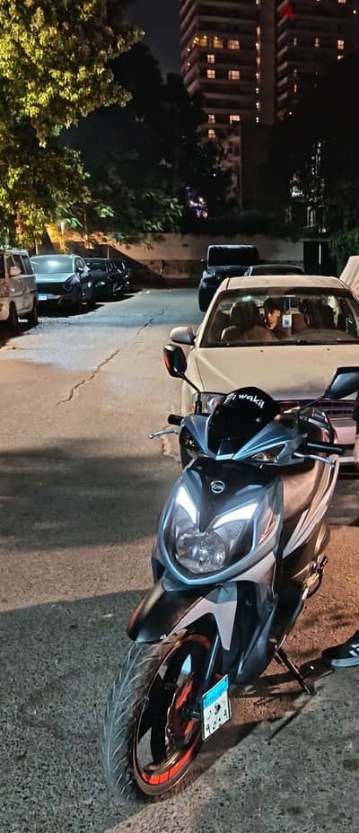 سكوتر sym sr موديل ٢٢