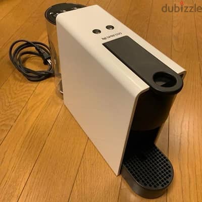 Nespresso essenza mini white